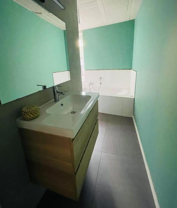 Appartement Cosy Au Centre De Борен Экстерьер фото